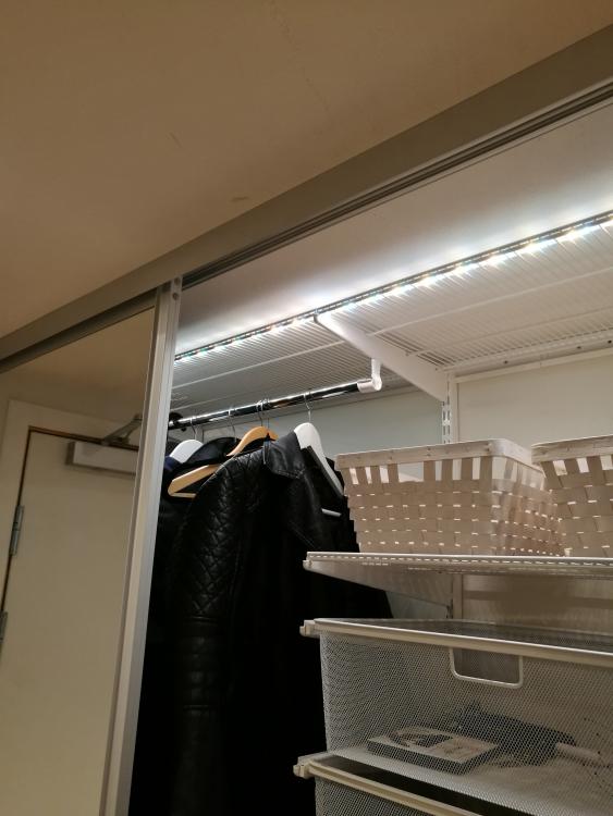 Garderobe LED list-min.jpg