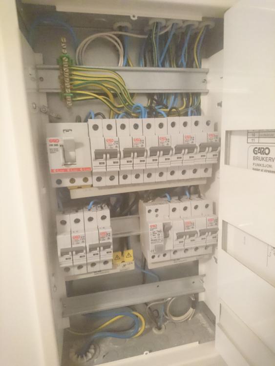 sikringsskap.thumb.jpg.6ce3e94bfc2cdc3c7e4efc7def44d52c.jpg